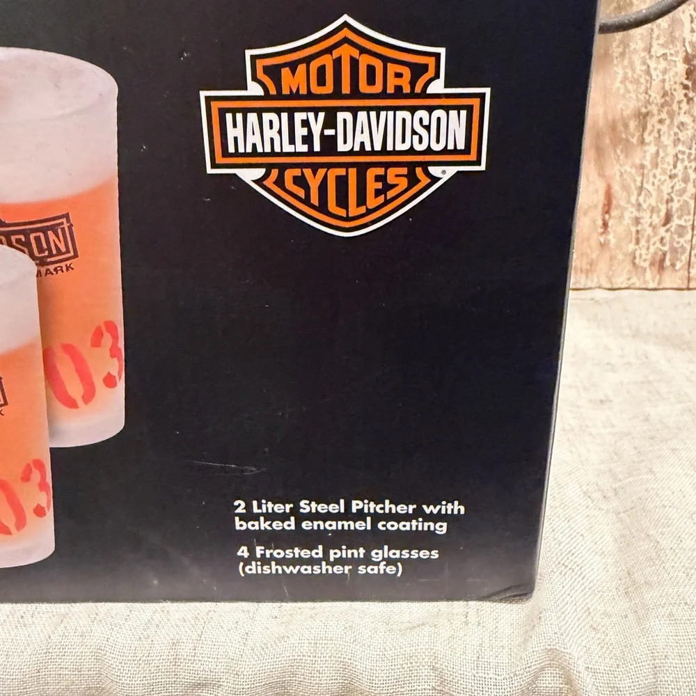 *NWOT Harley Davidson pitcher & glass set frosted glasses - Picture 3 of 10